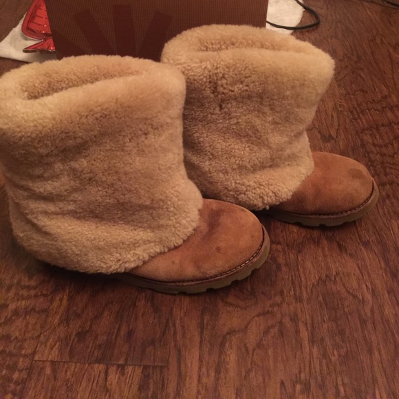 Ugg sheepskin chestnut size 7 - Picture 3 of 7